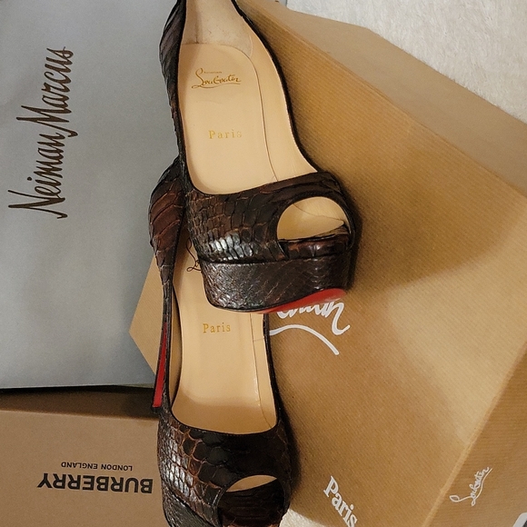 Christian Louboutin Leather Animal Print Pumps - Excellent Condition - Picture 5 of 7